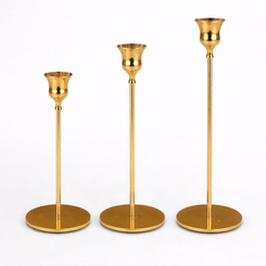 Bougeoirs dorés chandelle